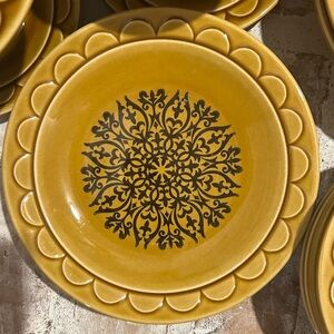 Vintage 1960 Homer Laughlin dishes